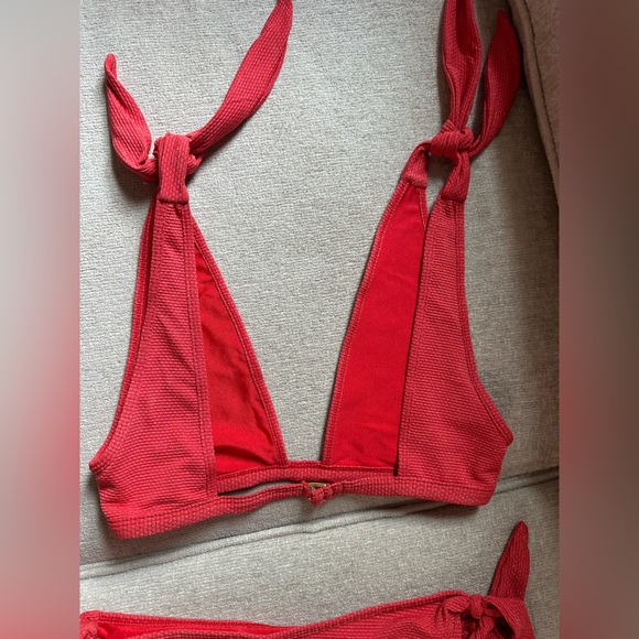 Tularosa Revolve swimsuit - Picture 13 of 14